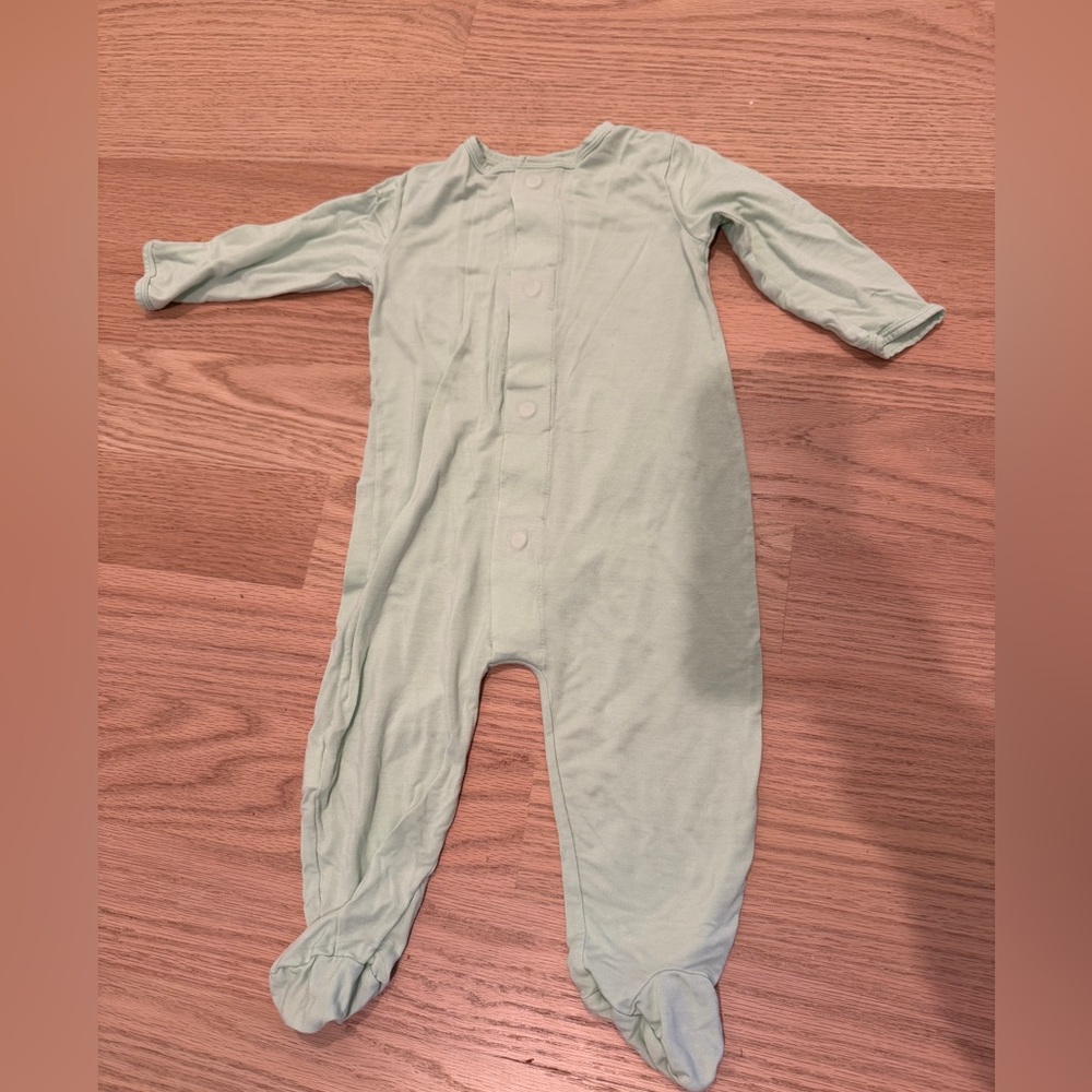 Magnetic me sleeper